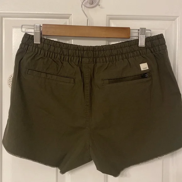 Women’s Vuori vintage, ripstop, short dark, oregano, size small - Picture 4 of 8